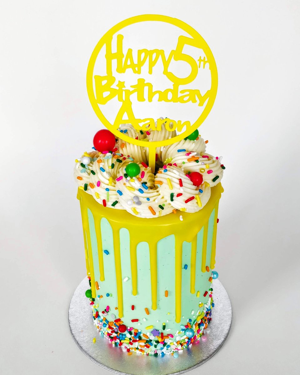 SimonaCakeCraft's tweet photo. Happy Wednesday everyone with this super colourful little cake!!!💛💚
.
.
.
.
.
#simonascakes #edinburgh #edinburghcake #edinburghcakemaker https://t.co/a6zzvZ7uds