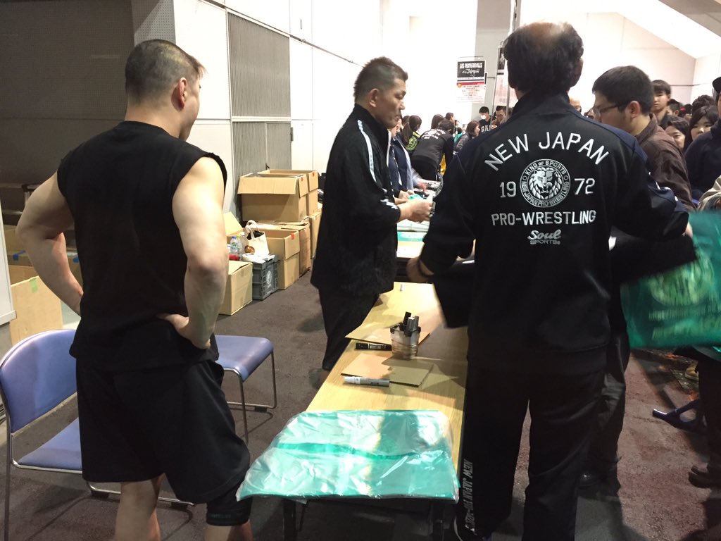 只今、静岡大会・会場内にて、鈴木みのる選手、TAKAみちのく選手が