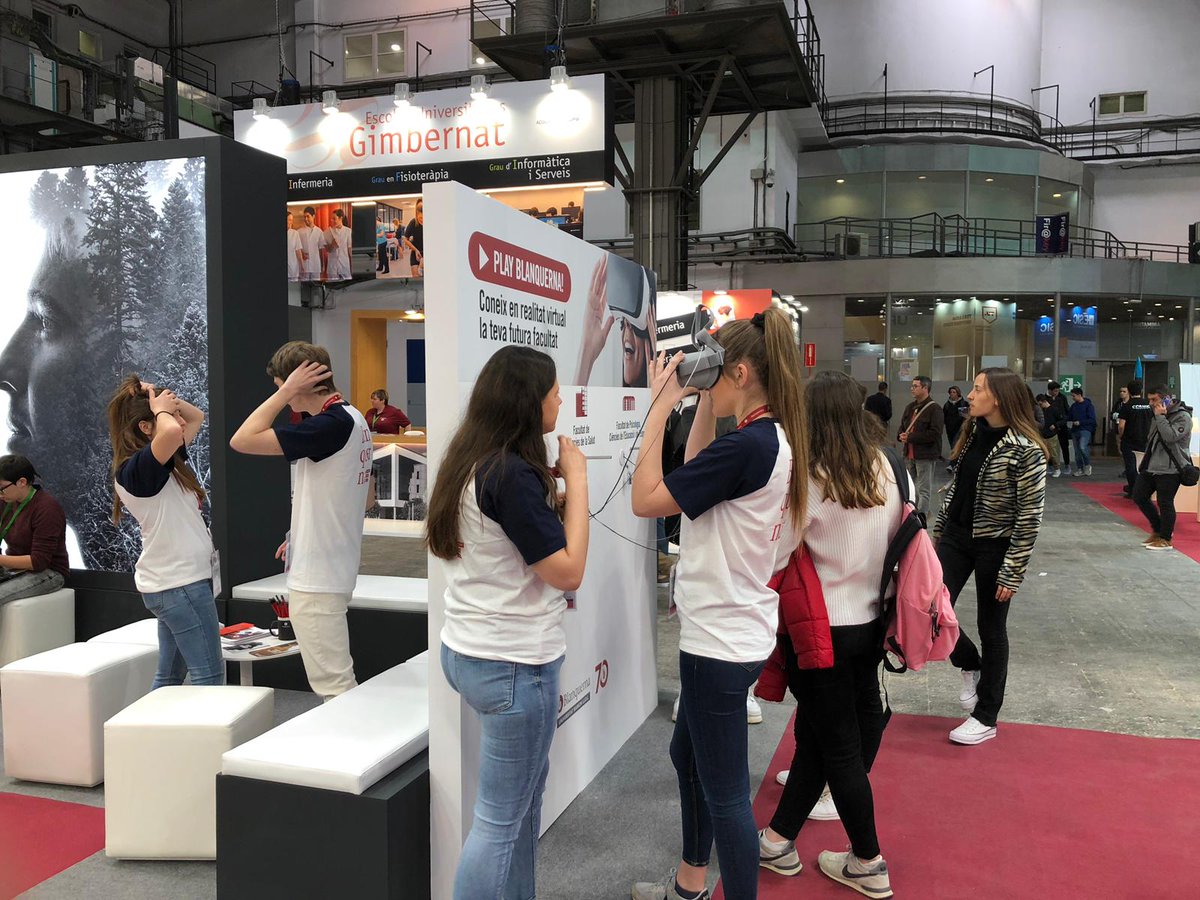 BlanquernaFPCEE's tweet image. Ja ha començat el @saloensenyament 2019! El nostre fantàstic equip, format per professors i alumnes, us espera al #pavelló1 del Recinte Montjuïc de la @Fira_Barcelona. Volem que formis part de l&apos;#OrgullBlanquerna! 😄