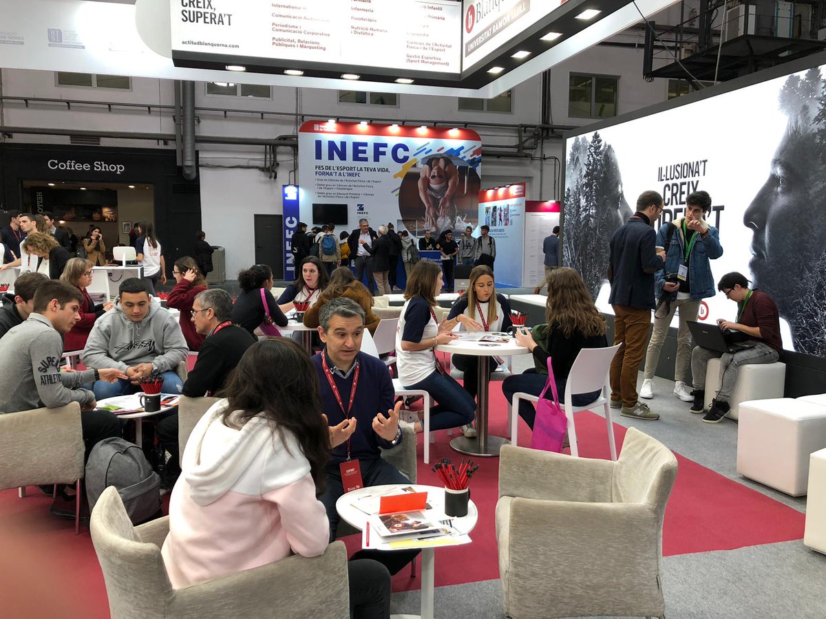 BlanquernaFPCEE's tweet image. Ja ha començat el @saloensenyament 2019! El nostre fantàstic equip, format per professors i alumnes, us espera al #pavelló1 del Recinte Montjuïc de la @Fira_Barcelona. Volem que formis part de l&apos;#OrgullBlanquerna! 😄