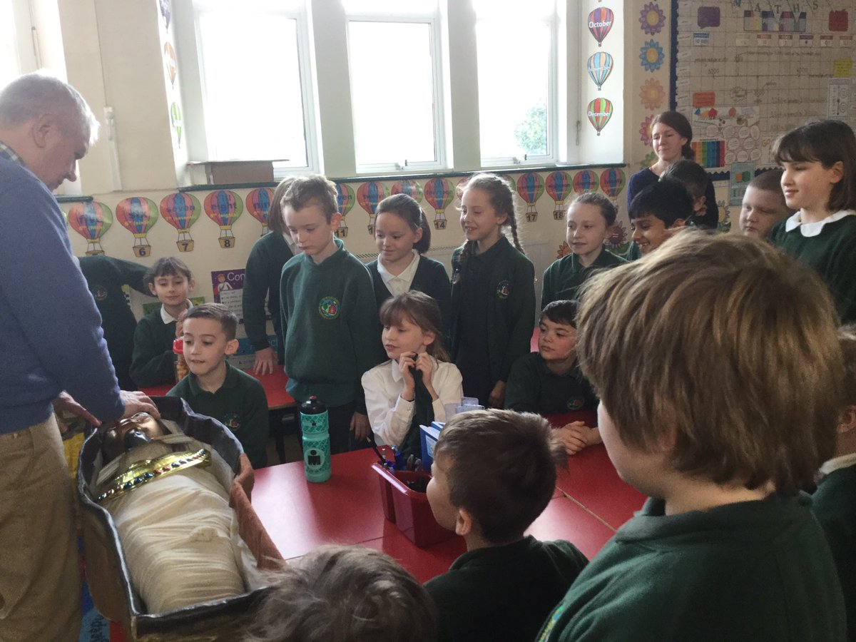 WalfordSchool's tweet photo. Class 4 are enjoying learning about Ancient Egypt @HistorySquad https://t.co/3rn3VWc5I9