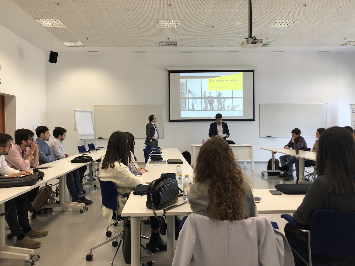 JGTAPIAL's tweet photo. Comenzamos el ciclo de conferencias de #Liderazgo organizado por @frangcabello para los alumnos de Management de @LoyolaLS con @JLRiscoRojas #MBA #MUDF #MUDPGT #MUIIND https://t.co/VexrRyyr4K