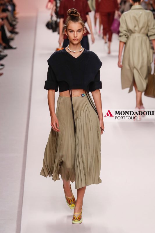 M_Portfolio's tweet photo. Arriva #oggi la tanto attesa #primavera: i cappotti tornano negli armadi e si possono sfoggiare #look freschi, eleganti e colorati. Sul nostro #blog vi sveliamo le #tendenze di questa stagione con le #foto di #Showbit: https://t.co/F77v4fa26B 

#20marzo #equinozio #moda #style https://t.co/odh6mDvZ8v
