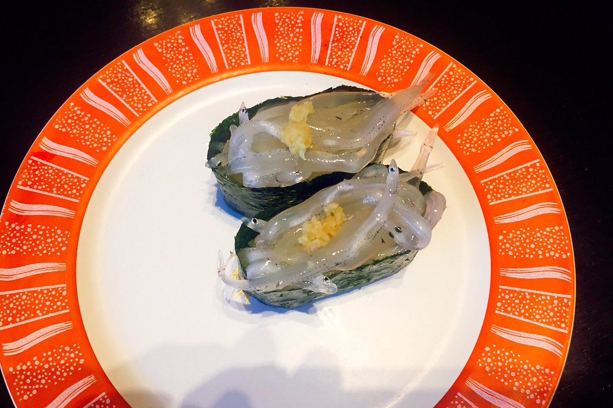 Kyo 父の誕生日祝いにお寿司屋さんへ 写真はのどぐろと白魚 金沢から直送された新鮮なねたはどれも美味 店内も金沢の雰囲気でゴージャス レジ横には金沢の名産コーナーもあり シャリの固さも抜群で口当たりが最高 父も喜んでくれました 金沢まいもん Kyo 父の誕生日祝いにお寿司屋さんへ 写真はのどぐろと白魚 金沢から直送された新鮮なねたはどれも美味 店内も金沢の雰囲気でゴージャス レジ横には金沢の名産コーナーもあり シャリの固さも抜群で口当たりが最高 父も喜んでくれました 金沢まいもん