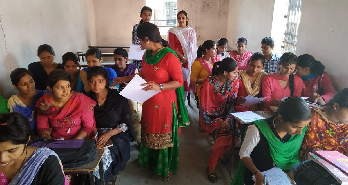Youthbolpoll's tweet photo. Just the kind of mid-week motivation we need - Young women in #Punjab took time out to take the #YouthBol poll to raise their concerns and demands for their health. https://t.co/n5Eh4oblmV
On-ground partner - #ISRD
#YouthRights #HealthForAll
#WednesdayWisdom
#YouthVoicesCount https://t.co/JI80aOPKz9