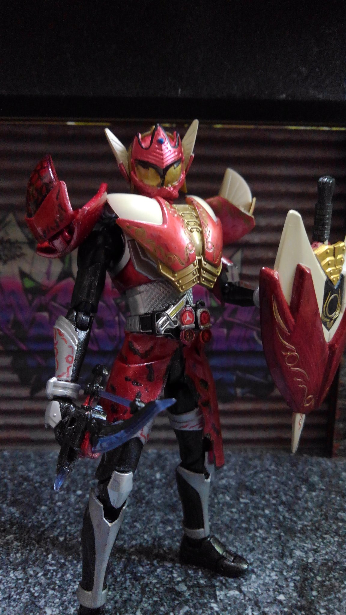 ペンギン 在 Twitter 上 供界 変 神 金 ゴールデンアームズ 黄金の果実 小説仮面ライダー鎧武 仮面ライダーセイヴァーゴールデンアームズ 神だしポージングわからないからほぼ棒立ち ニチアサフィギュア改造部 造って遊ぼ 仮面ライダーセイヴァー 狗道供