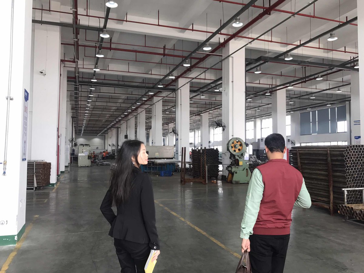 GrasolRack's tweet photo. Pictures took yesterday at our factory with our customers~ https://t.co/XWcxSY632M