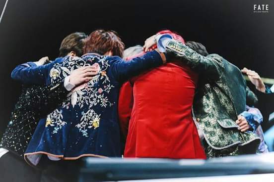 Entu_corazooon's tweet photo. Son y serán unas de las más grandes razones por las que siempre sonrió e intento no caer, persistir, amarme, levantarme y hacerme escuchar.
@BTS_twt @selenagomez
#Selenator #Army https://t.co/3osXiDFwoB