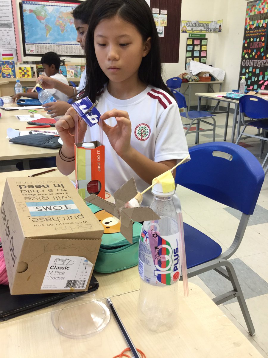 Putting themselves in William Kamkwamba shoes, 3 Mandela students are in the process to make their own windmill !! Can’t wait to test if it works 🤓 #bookweek #theboywhoharnessedthewind #HIS_Learning #windmillchallenge