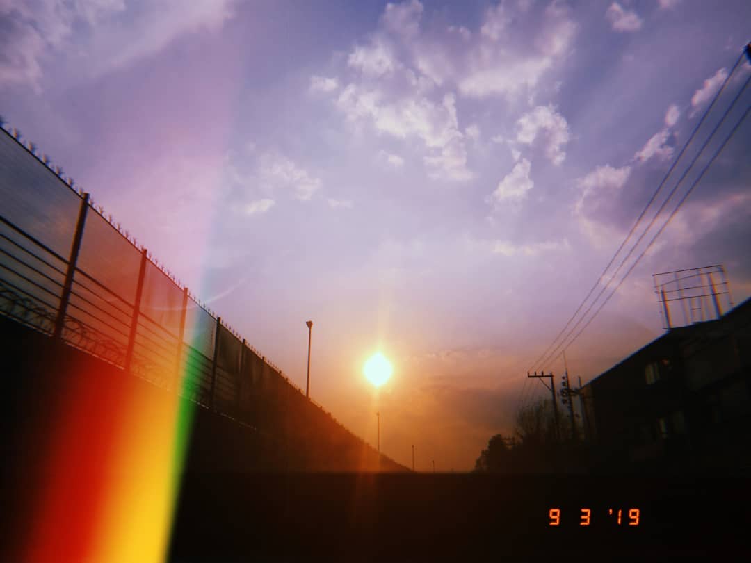 AdriRR2099's tweet photo. π Y empieza el atardecer π
#photography #camera #huji #hujicam #hujiapp #blue #sun #late #saturday #sky #march #sunset https://t.co/hx3Umdiuqw