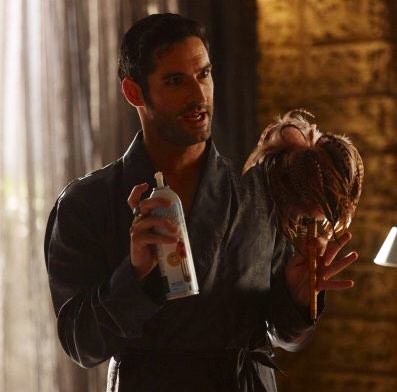 Tom_EllisFans's tweet photo. Does #Spring mean #SpringCleaning too? 😉

Happy #SpringDay everyone! C’est le #printemps les Z’amis Bonne journée à tous 😂

#TomEllis #Lucifer 😈💜 https://t.co/UE9WFh2RCH