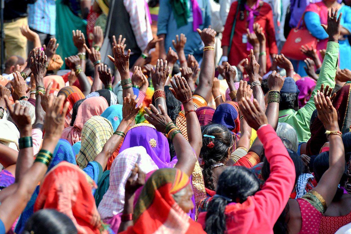 thecaravanindia's tweet photo. In Bihar, a movement against alcoholism and domestic violence, spearheaded by the women of its villages, gave impetus to a state-wide prohibition on alcohol.
@Zumbish8 reports: https://t.co/hphArukhKG https://t.co/fBnrlbTNwg