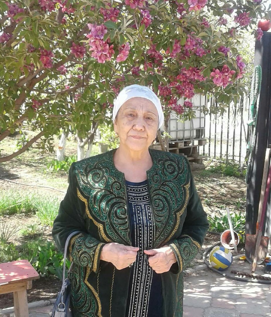 Dimash_Dostar's tweet photo. 🎉🎁Today is Miua apa’s (Dimash’s grandmother) birthday! Dear Miua apa, you are the soul of the family, the keeper of its traditions. We sincerely wish you a good health. You have raised decent children, let your heart rejoice.
With love and respect, Dimash Dostar.💖
____ https://t.co/XxdqdmFHsI