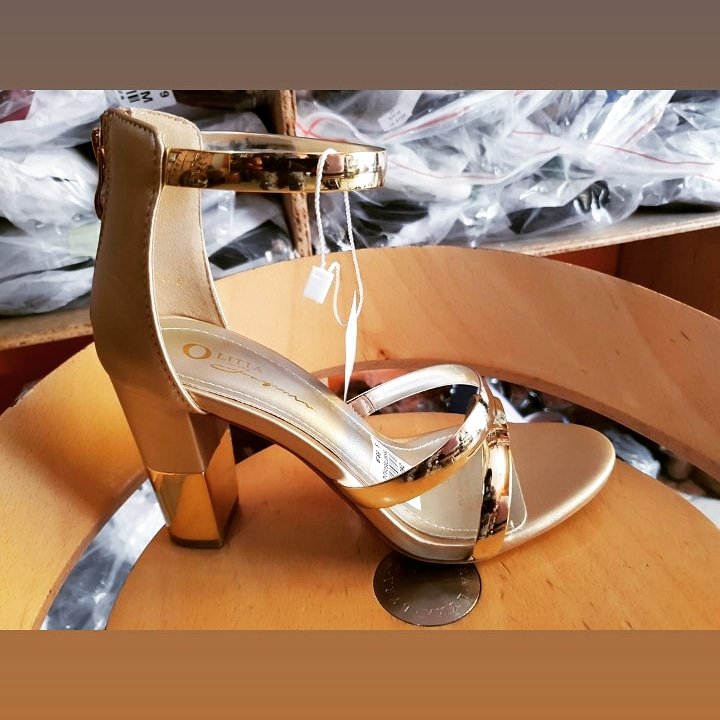 SavedBotMarkets's tweet photo. One is never over- or underdressed with these cute heels.
💸💵Available for 130 cedis
DM to place your order https://t.co/7Nc9GWtUxo