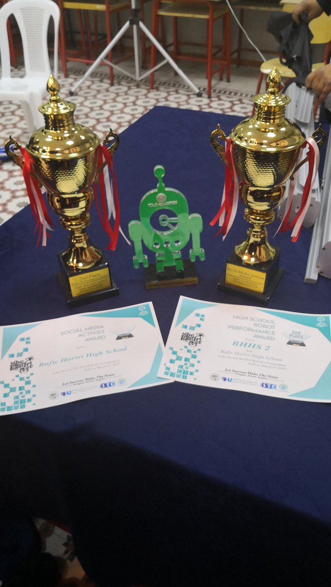 PhysicsRHHS's tweet photo. 3 awards:
- Social media activist🏆
- 2nd place high school robot game🏆
- Middle school strategy and innovation award🏆
@MakassedSaida robotics competition #robotics #STEM #21st_century_skills https://t.co/L4b0Mc49AN
