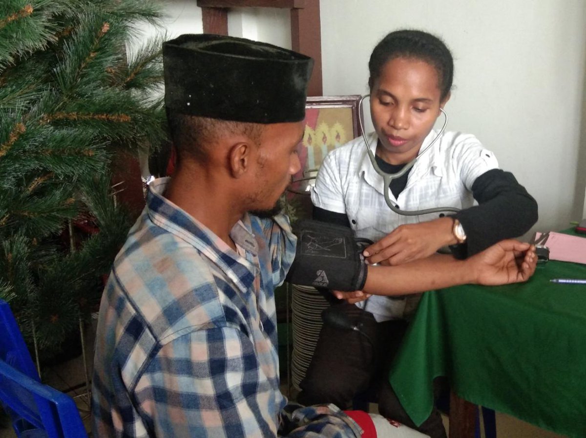palangmerah's tweet photo. Pelayanan kesehatan untuk warga #Jayapura yang terdampak #SentaniFlashFlood masih terus dibuka oleh #PMI bekerjasama dengan @IndosatCare di Puskesmas Ishle. Tak hanya itu, PMI juga membangun 4 MCK di posko Gunung Merah #PMISiapBantu https://t.co/FXVhzXkmqL