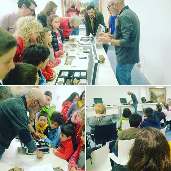 angelsoteras's tweet photo. Del facebook de la #Biblioteca Municipal El Safareig de #Capellades
Una gran tarda de ciència de la mà de @MarcBoadaFerrer. Gràcies a tots per venir! 😎
#bibliocapellades
#quèfemalesbiblios
#bibliotequesxbm
#50anysarribadaalalluna
#marcboada https://t.co/CuuGgvqf2T
