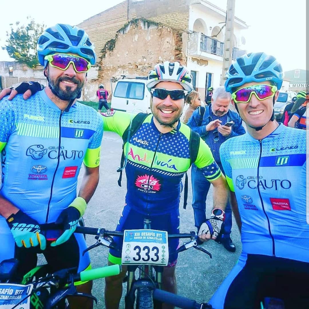 Elenkococinas's tweet photo. 💪🚲
.
.
.
.
.
.
.
.
.
.
.
.
#ciclismo #bike #team #equipo #elenko #cocinas #deporte #sports #ruta #travesia #exercise #nature #naturaleza https://t.co/8sVqYiSO4S