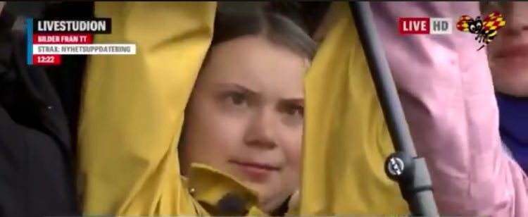 erccyy's tweet photo. nån: *ger mig komplimang*
jag: https://t.co/3td22hWSf8