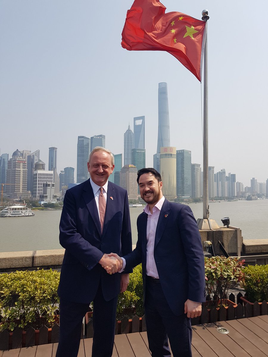 Matthew_Cheung_'s tweet photo. The City of London Lord Mayor being incredibly helpful providing many introductions for ipushpull to Chinese banks and technology firms. Already visited Shenzhen, Shanghai and heading to Beijing later! @citylordmayor https://t.co/mS6nXfXS5B