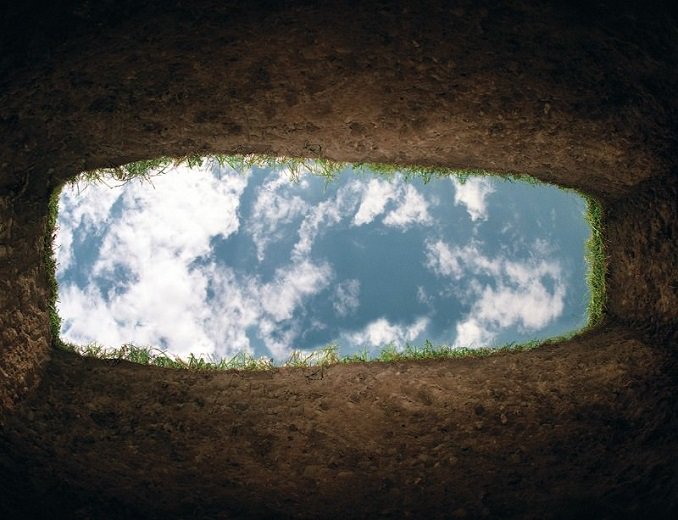 " لو كان الشكل والجسم أهم من الروح .. لما كانت الروح تعرج للسماء، والجسم يوارى تحت التراب " (م) ..

#جماليات
#صباح_الاربعاء