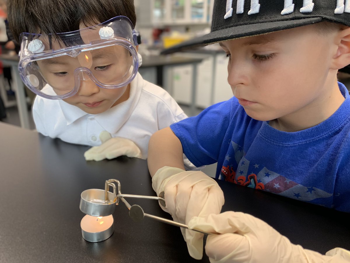 KatherineMBaird's tweet photo. @SFS1912 our inspirational #seoulforeignhigh science teachers at it again, supporting our science inquiries with their expertise and access to cool resources. Budding scientists investigating reversible and irreversible matter #handsonlearning #ibpyp https://t.co/SaF9hzWvjJ