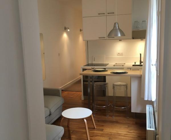 RColocation's tweet photo. [COLOCATION PARIS] Propose en colocation un joli 2 pièces meublées #colocationparis #paris

Joli 2 pièces meublé Paris complètement refait à neuf,Pierre de taille,5ème ascenseur,parquet,lave-linge,lave vaisselle,micronde,wifi cuisine

https://t.co/fDNla0vZI6 https://t.co/4XFnpeVous
