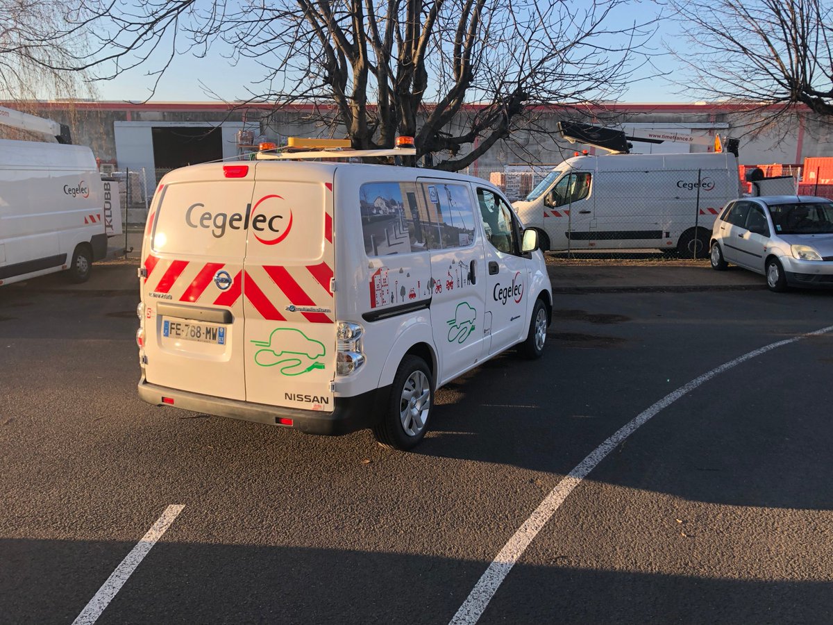 CegelecInfra's tweet image. Livraison de notre nouvel utilitaire #ElectricVehicles spécialement aménagé pour la maintenance des bornes escamotable de contrôle d&apos;accès à #ClermontFd #cegelec #TransitionEcologique