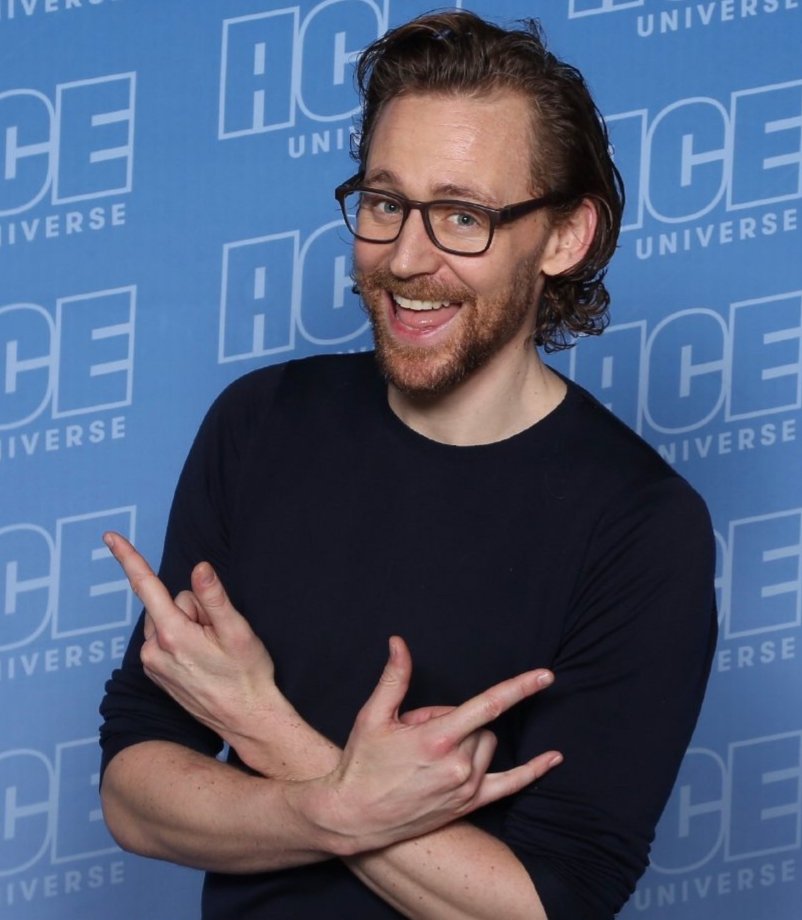 wwuxianlovesong's tweet photo. π§‘π§‘π§‘
@HiddlestonSpam
#HiddlesCons https://t.co/zC8OAw5TMC