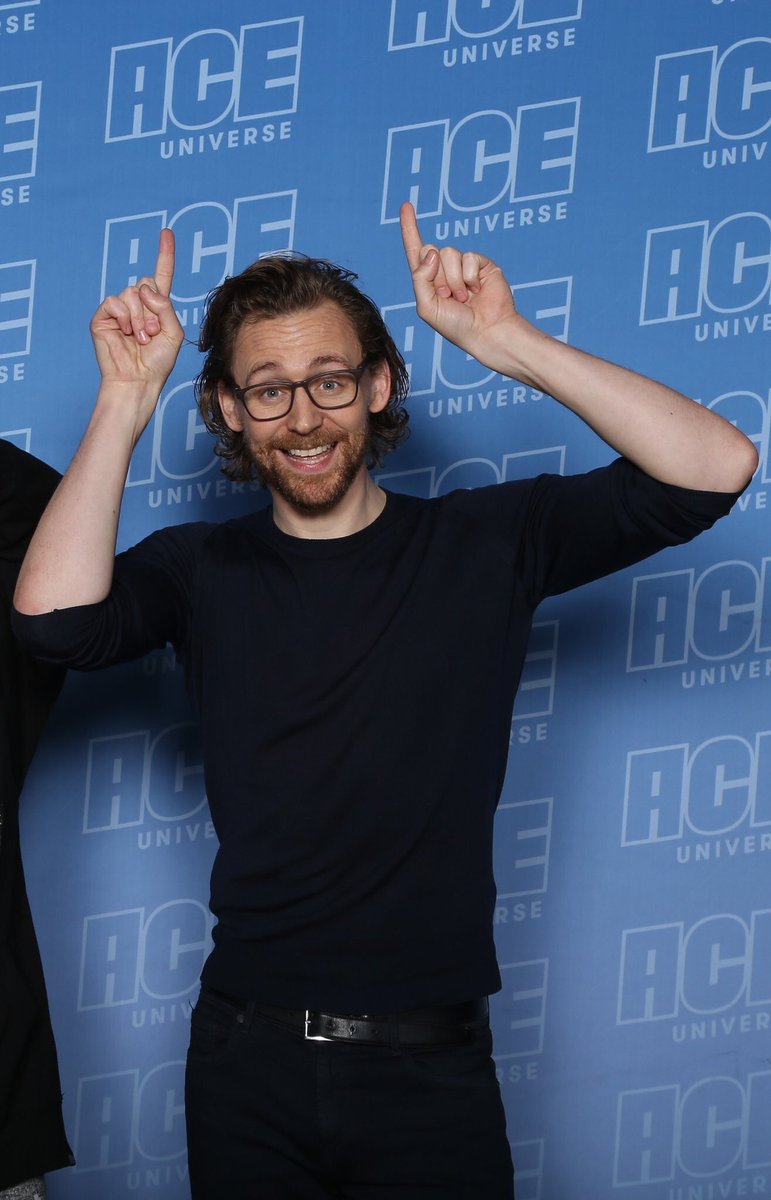 wwuxianlovesong's tweet photo. π§‘π§‘π§‘
@HiddlestonSpam
#HiddlesCons https://t.co/zC8OAw5TMC