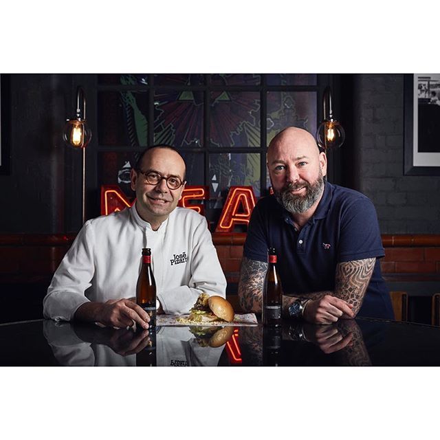 samtoddphoto's tweet photo. @jose_pizarro teams up with @meatgram to create a new burger for the launch of @inedit from Estella 🍻🍻
#food #burger #foodie #foodporn #instafood #yummy #delicious https://t.co/qcBPitHtwE