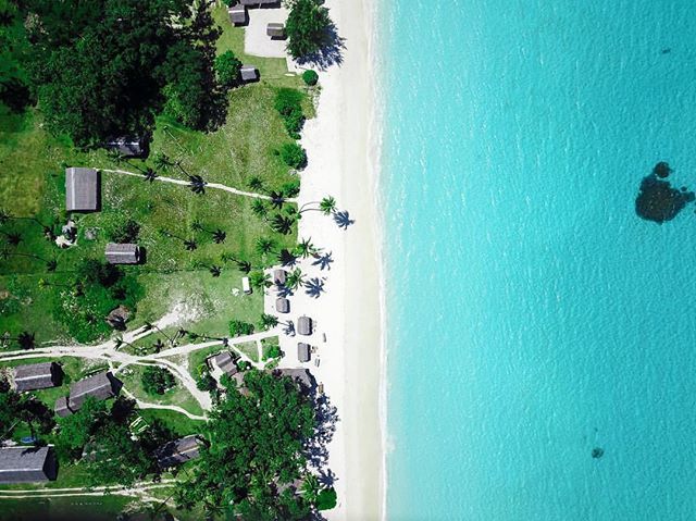 AirDogDrone's tweet photo. @cam_ryan123 - #repost Flying around the beaches of Vanuatu. 📍Port Olry, Espiritu Santo, Vanuatu
#travel #travelling #travelphotography #travelblogger #aroundtheworld #tropics #tropical #greentrees #bluewater #palmtrees #coconut #vanuatu #discovervanuatu #diving #scubadivin… https://t.co/gbrI4T93P9