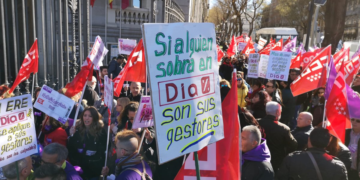 CCOOMadrid's tweet photo. En el #DiaInternacionalDeLaFelicidad los accionistas de @DIA_Group se sientan a negociar sus propios intereses 💰💸 
Pero #EnDiaNoSobraNadie, y menos sus trabajadores y trabajadoras 💪 https://t.co/ygsjKSTqiB