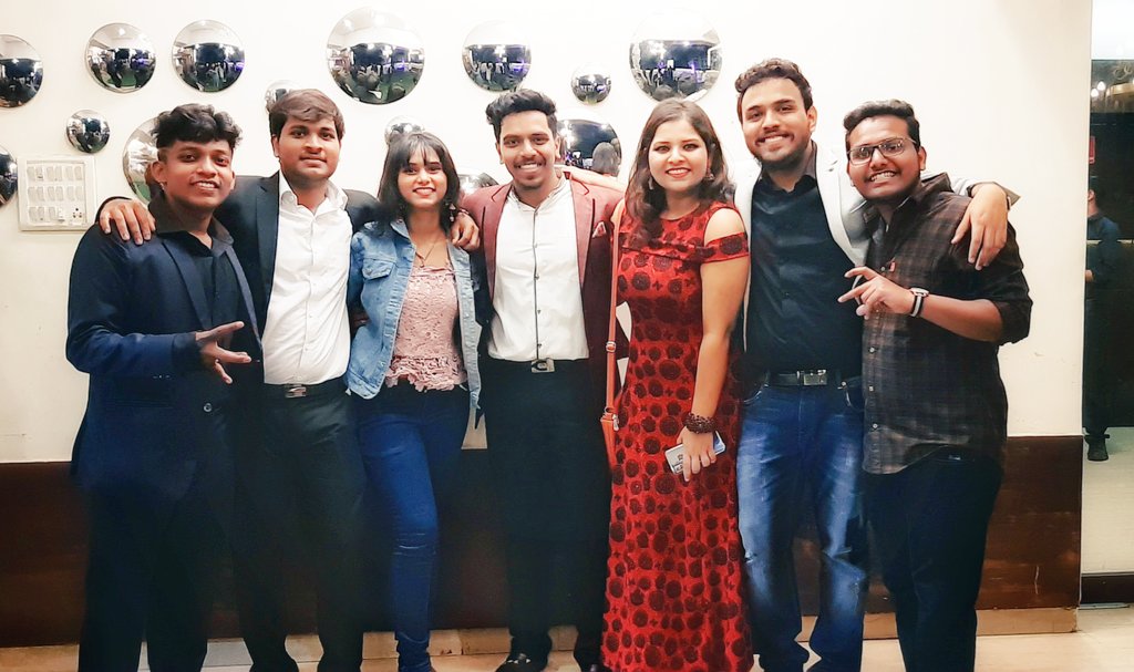 PragatiTalekar's tweet photo. Farewell memories 🥳💓 #memories #FriendshipNotFear #FriendshipGoals #friendsfromcollege #partytime #Partynextdoor #partywear #lovelove https://t.co/pY1vpTymJO