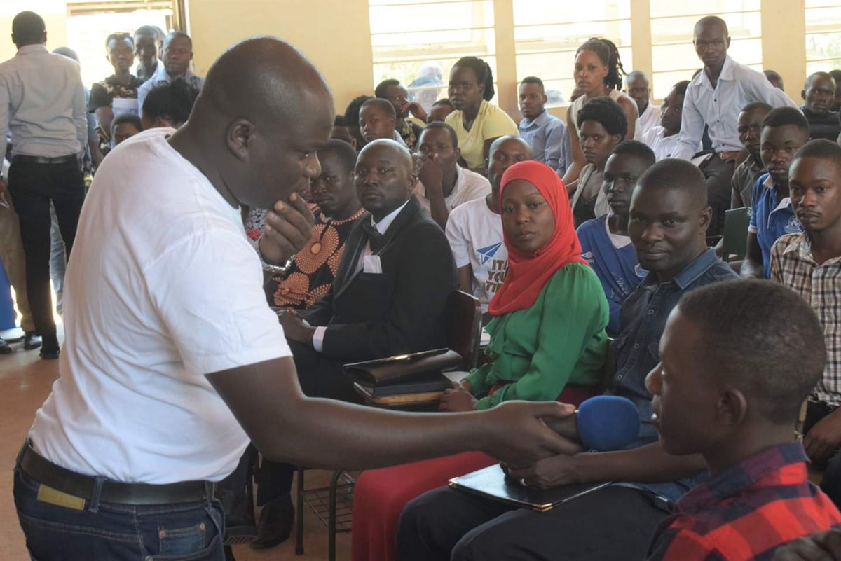 nssfug's tweet photo. ''69% of the jobs we get are through networking.
It is important to network with the people you meet, you never know what opportunity they may possess.''
Bernard Loum, the programme director at CEED UGANDA talks to the students of @GuluVarsity about networking.
#NSSFMPLExpo19 https://t.co/6IIbnEJZja