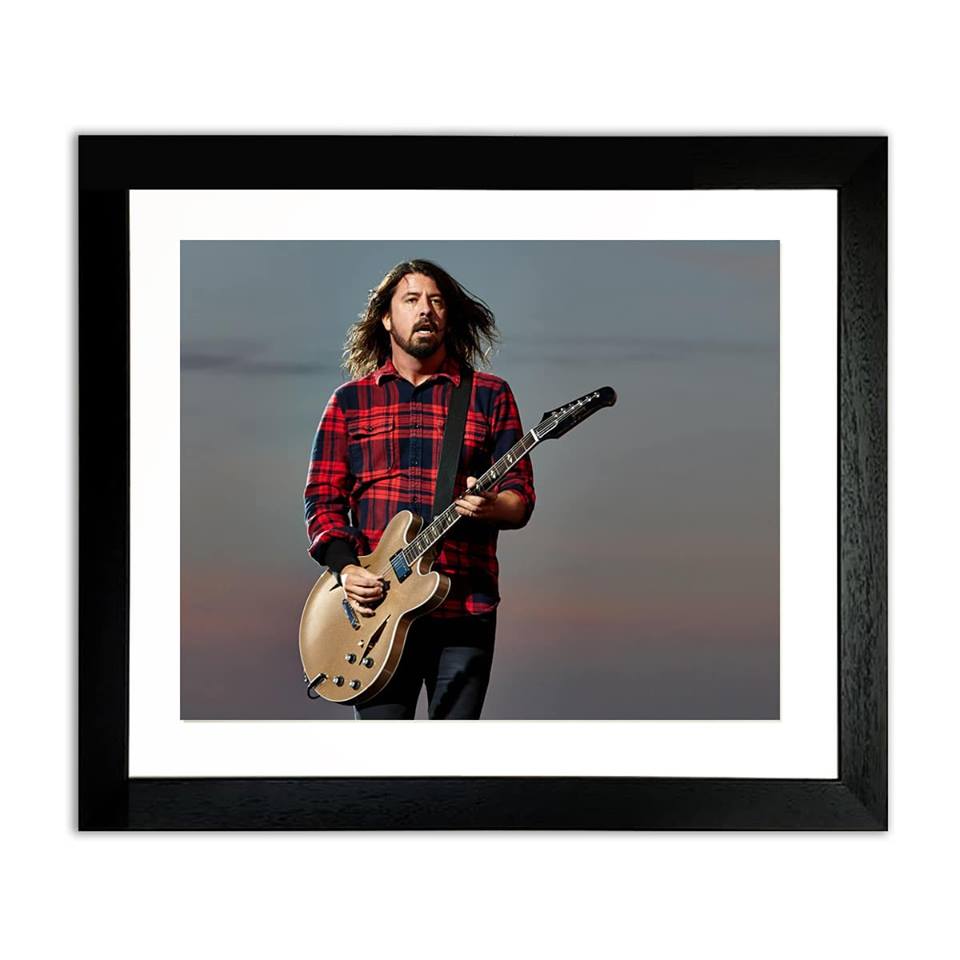 DropImages's tweet image. Have your print framed! Each Fine Art print is available in different sizes by our high-quality bespoke framing partner or you can frame it yourself. #foofighters #davegrohl #grunge #classicrock #photography #fineartprints #framedprints Photo available @ bit.ly/2Y8GCnL