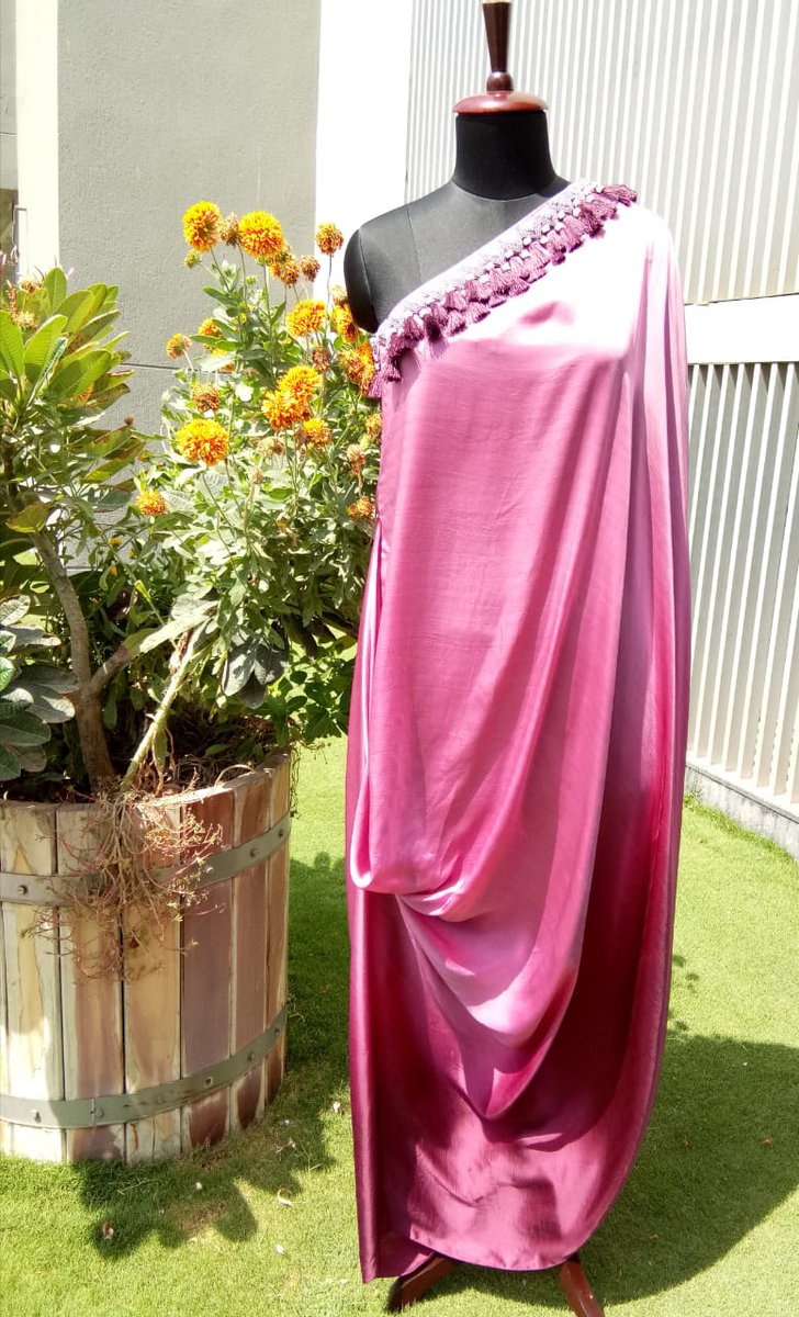 DEVALSTORE's tweet photo. Urvashi Joneja's easy breezy free spirited SS-19 collection in spring colors for Holi Parties showcasing now at Deval The Multi Designer Store!!!
.
.
📍 Deval The Multi Designer Store, S G Road, Ahmedabad
For more details please call/whatsapp us +91 98984 22000
#devalstore https://t.co/hhmicNtjtD