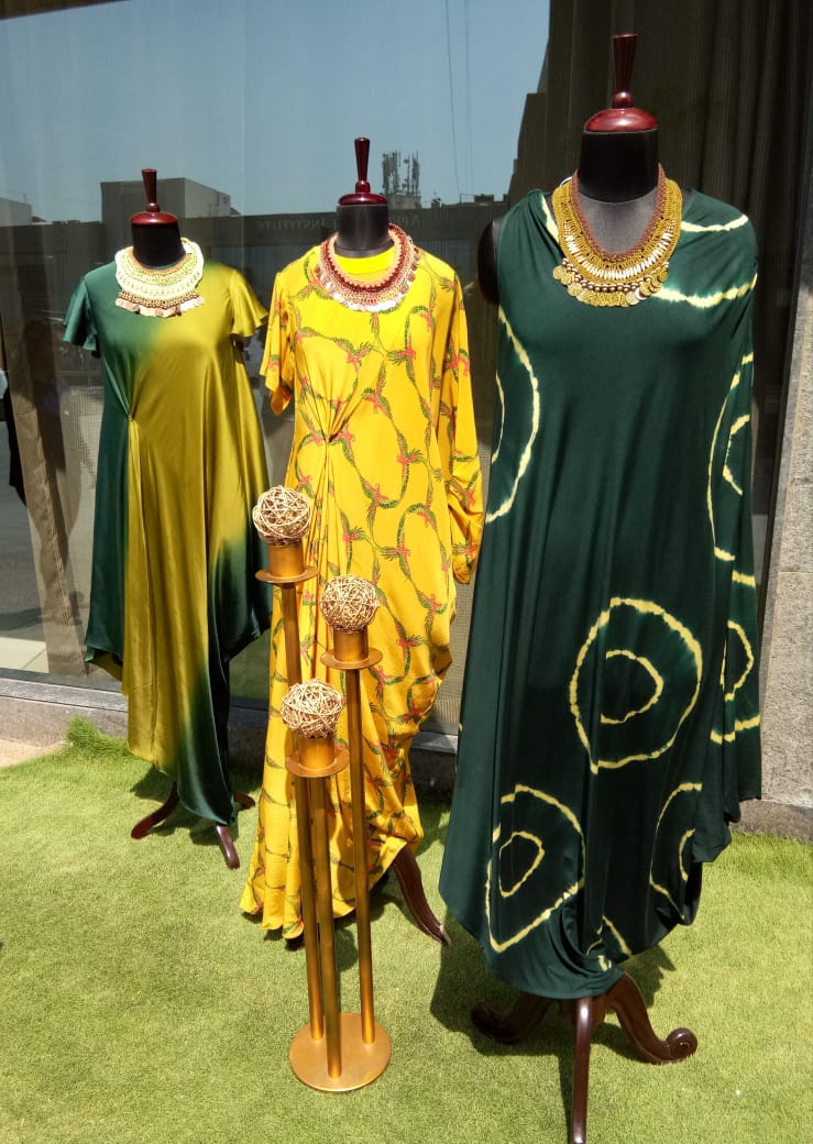 DEVALSTORE's tweet photo. Urvashi Joneja's easy breezy free spirited SS-19 collection in spring colors for Holi Parties showcasing now at Deval The Multi Designer Store!!!
.
.
📍 Deval The Multi Designer Store, S G Road, Ahmedabad
For more details please call/whatsapp us +91 98984 22000
#devalstore https://t.co/hhmicNtjtD