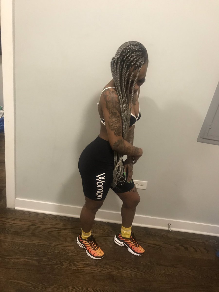 MissFuckABitchh's tweet photo. But my heart Colder than December be 🥶🥵 https://t.co/v2ybdBBBdj