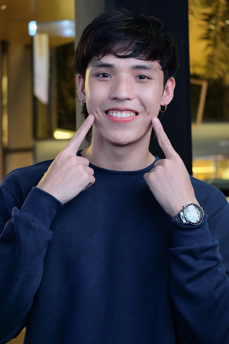 mmangporxd's tweet photo. แพ้สุดก็ลักยิ้มนั่นแหละ แบร่😜
#namechp
#ChulaCuteBoy
#Conversationthailand https://t.co/PLtdLX9lHJ