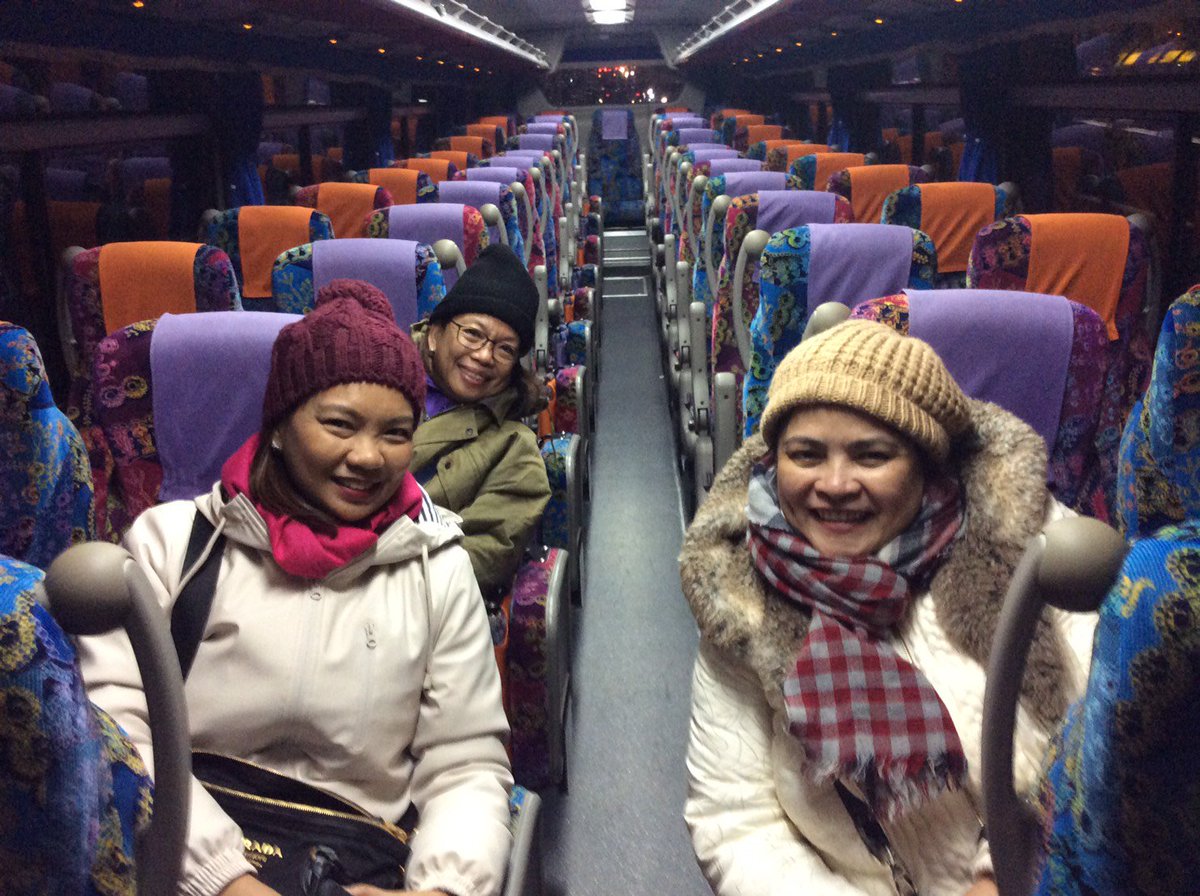 OsakaWonder's tweet photo. Spring is on it's way to #Osaka! Thank you for seeing the city with #OsakaWonderLoopBus! 

#sakura #opentopbus #loopbus #hoponhopoff #hotelnewotaniosaka #cherryblossoms https://t.co/7KUQzSnkBA