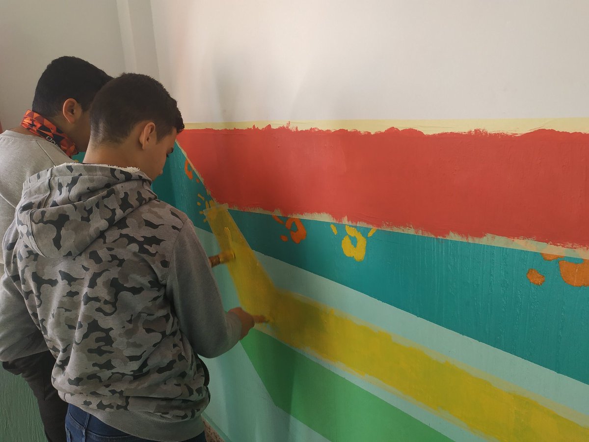 AdelaMCacha's tweet photo. #BuenosDías
Los alumnos de Plástica de 2° de Secundaria del instituto @D_MaestroTorres están desarrollando un proyecto de innovación educativa basado en el concepto #ArtThinking ¡Felicidades por #RmodelARTS! 👏🏻 #FelizMiércoles https://t.co/HM3wRDcHhj