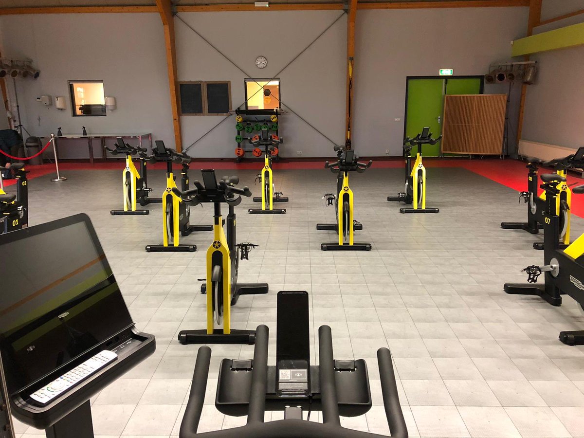 Groupcycle pro-lessen

Indoor fietstraining als een prof!
Ben jij een fanatieke fiets(t)er?De lessen worden gegeven door instructeurs van @KrederCoaching, die zelf jarenlange ervaring hebben in het internationale profpeloton.
beweegpuntbas.nl/nieuws/indoor-…