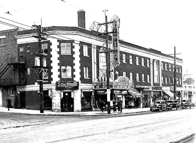 TheCapitolTO's tweet photo. The way we were. Opened in 1918!
#circa1933 #vintagestyle #movietheatres #Toronto #6ixPix #classicvenues https://t.co/BWh7zwe8Ck