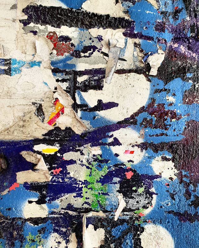 CinemaJunky's tweet photo. #lookcloser #hiddenbeauty #detailsofdecay #texture #urbantexture #urbandecay #urbanabstract #ihaveathingfordecay #abstract #abstractart #beautyindecay #tornposter #tornposters https://t.co/j4fnX0fdqO