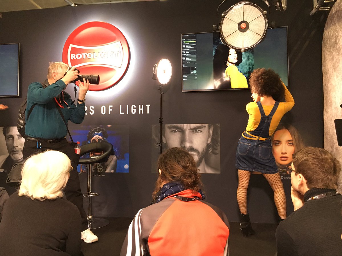 uberdesign's tweet photo. @Rotolight @ukphotoshow Absolutely amazing lights, if anyone is looking to improve your photography this is the perfect product #rotolight #uberdesign https://t.co/PC7kRmVXVr