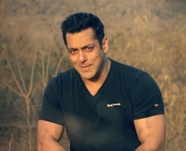 i__ALKAM's tweet photo. Congratulations 💐💐

Just see guys have a big two partners in the #filmography 
We knew every exactly things about @iamsrk sir, bcz he is a the biggest actor in the world 🌍 and @BeingSalmanKhan he is also founded most popular word #Bhaijan of #bollywood #2start in billions https://t.co/69CT5I8Soe