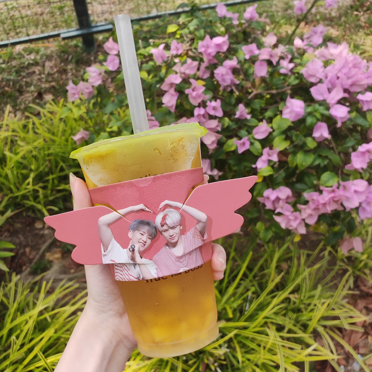 SoonHoonCafeSG's tweet photo. Seventeen woozi/ hoshi cupsleeve event preview
Folded and unfolded.
Note:
Our cupsleeve are slightly bigger than regular cupsleeve ๐
๐
Still hope your guys will like it thought๐ค
#SweetAffectionHSWZ
#SweetAffection #Hoshi #soonyoung #SEVENTEEN #jihoon #Woozi #Soonhoon https://t.co/136TUsnF5g