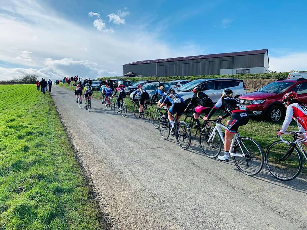 desELLESauVELO's tweet photo. Last week was the Guillerval regional race
#coccf #donnonsdesellesauvélo #LivBeyond #HowWeLiv #ThisIsOurTime #pella #pellempi https://t.co/g5aFtoE1Pb