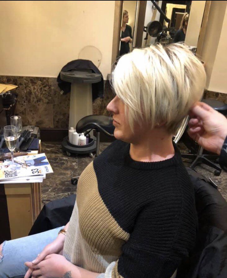 Here’s Samantha, going through treatment to beat cancer and donating her hair to the little princess trust
MatthewDavid will be looking after Samantha onher journeyWe will beat this together. #littleprincesstrust #helpinghands #beatingcancer #trustedhands